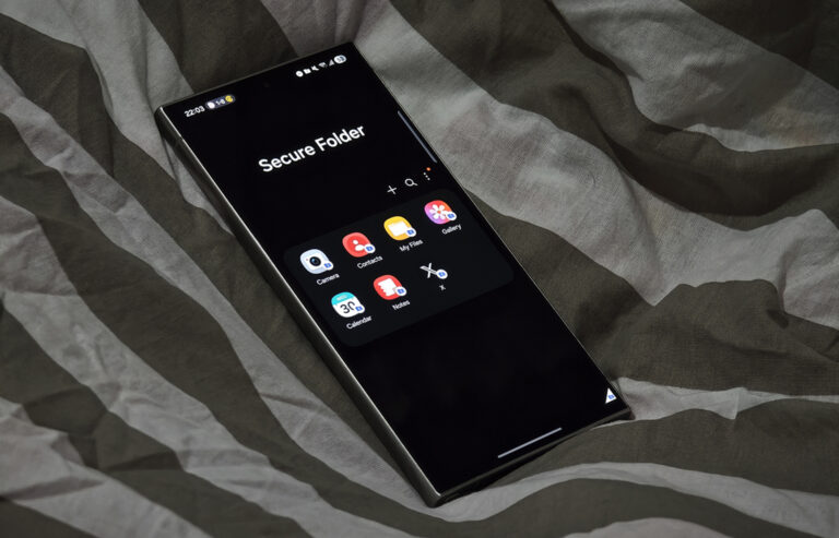 How to lock any app in One UI 8 using Secure Folder on your smartphone?